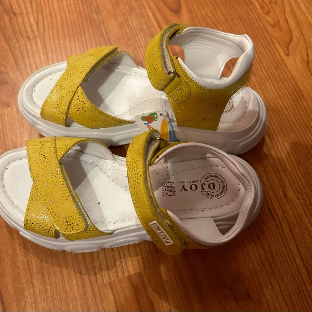 N/A girl’s sandals